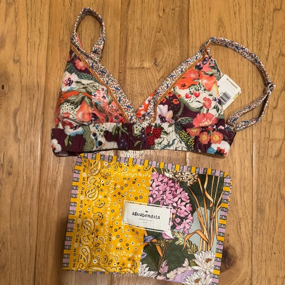Luxury Bikini Top. Agua Bendita US. Size Large. Fits Like a Medium - Picture 1 of 8